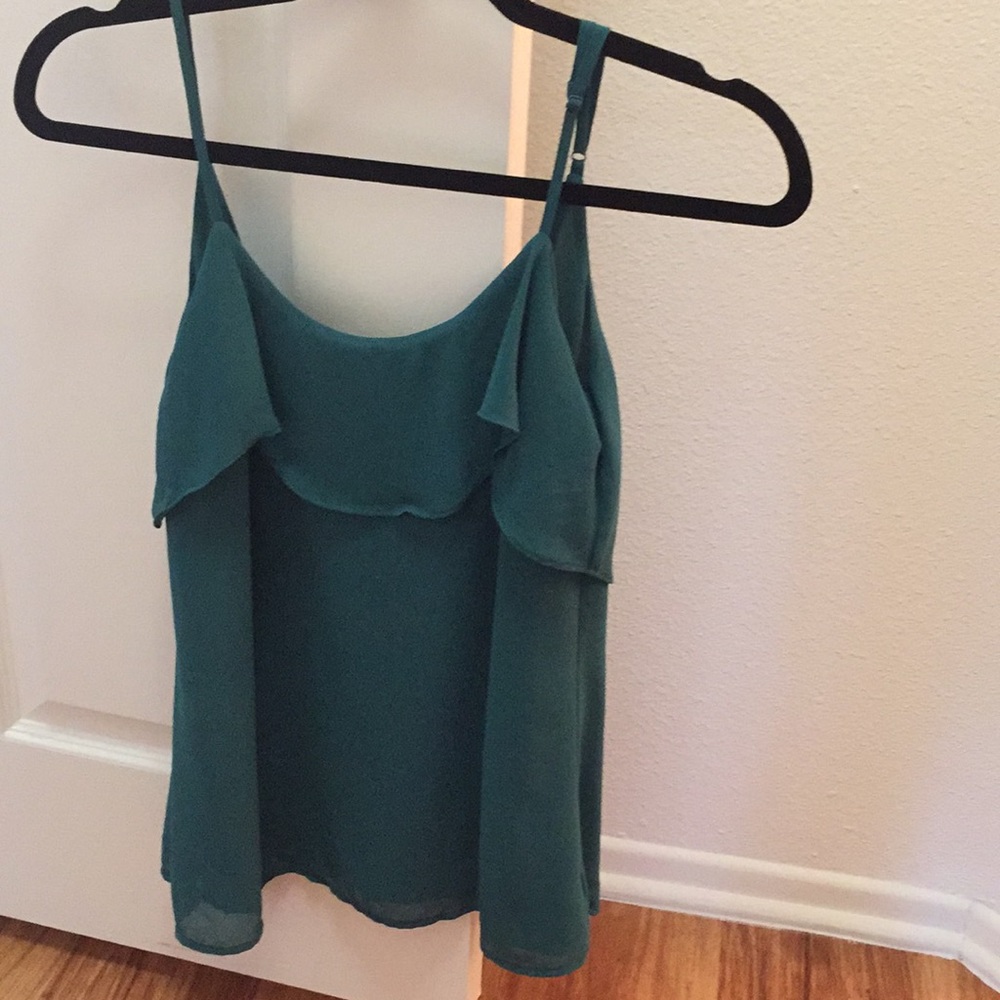 Beautiful green top!